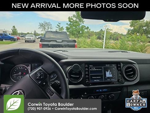 Used 2021 Toyota Tacoma TRD Off-Road w/ Technology Package AWD/4WD image 14