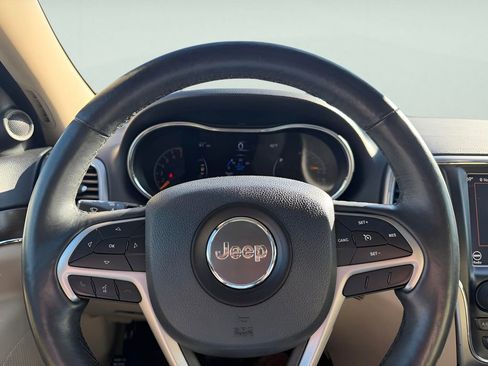 Used 2018 Jeep Grand Cherokee Limited image 23