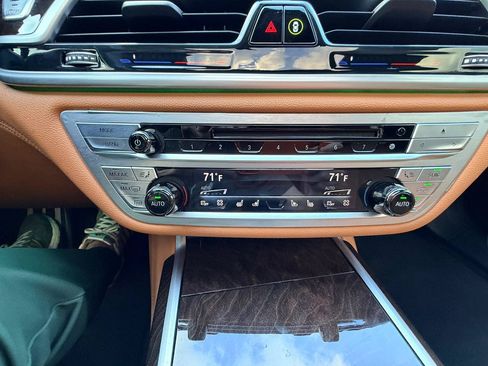 Used 2019 BMW 750i xDrive w/ Executive Package AWD/4WD image 22