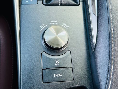 Used 2017 Lexus IS 200t w/ Navigation System Package image 29