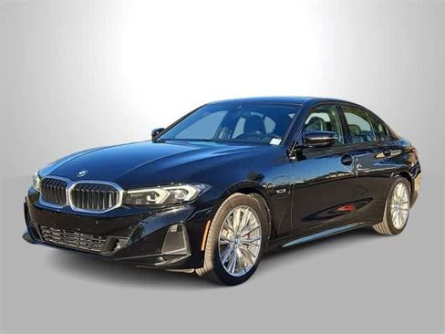 Used 2023 BMW 330e image 4