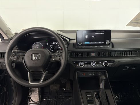 Used 2025 Honda CR-V EX image 3