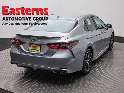 Used 2024 Toyota Camry SE FWD image 5