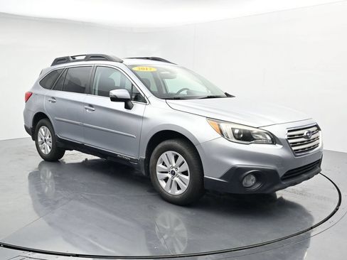 Used 2017 Subaru Outback 2.5i Premium AWD/4WD image 2