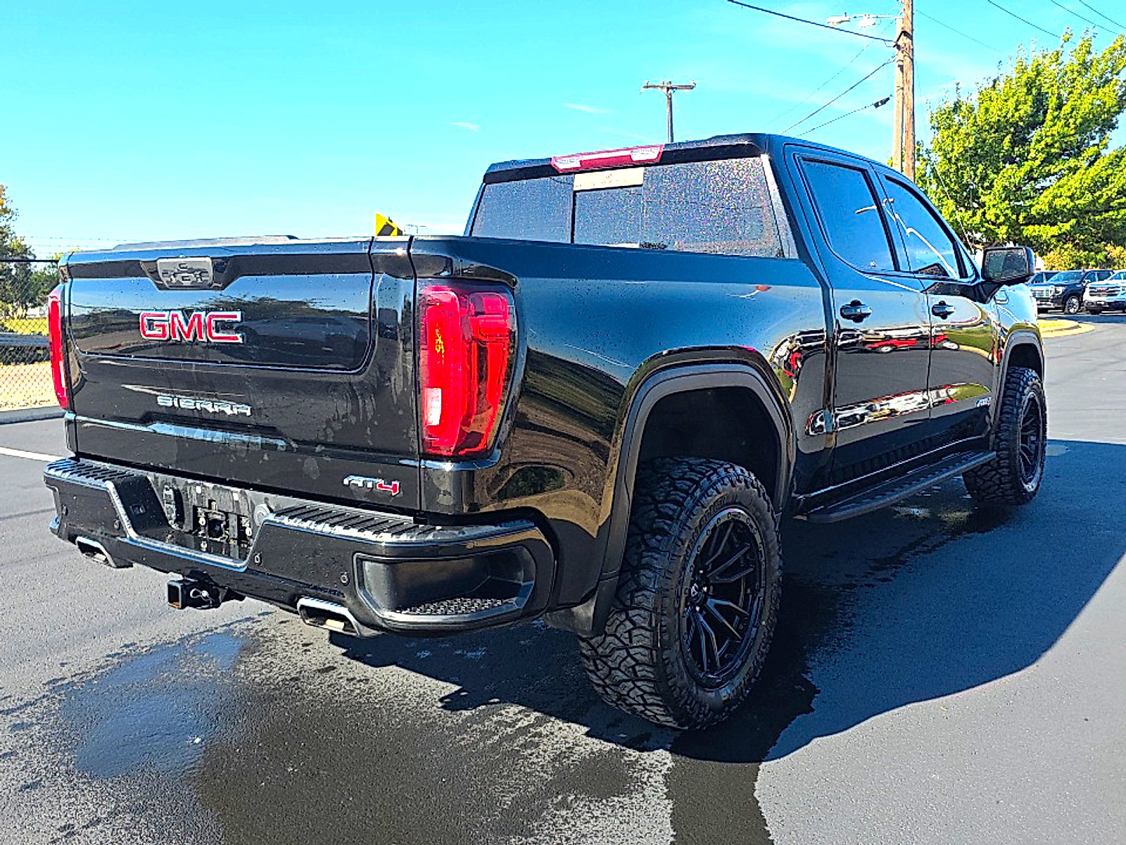 Used 2022 GMC Sierra 1500 AT4 w/ AT4 Premium Package AWD/4WD image 6