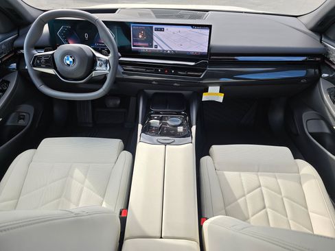 Used 2026 BMW 530i xDrive w/ Premium Package AWD/4WD image 9