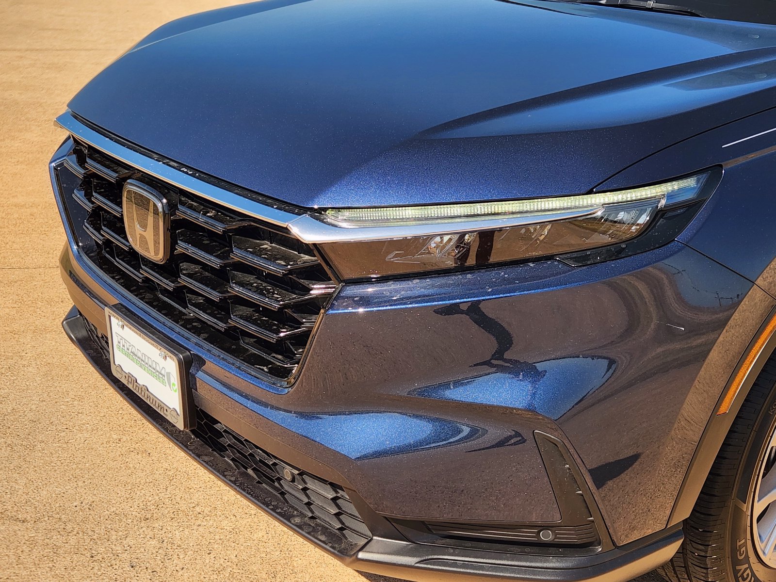 Used 2025 Honda CR-V EX-L image 10