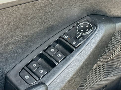 Used 2024 Kia Seltos LX AWD/4WD image 10
