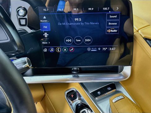 Used 2022 Chevrolet Corvette Stingray Premium Conv w/ Chrome Exterior Badge Package RWD image 21