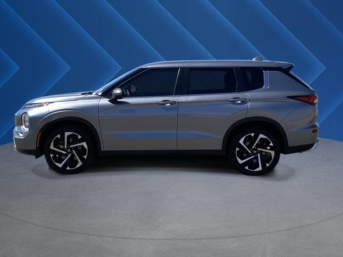 Used 2024 Mitsubishi Outlander SE AWD/4WD image 6
