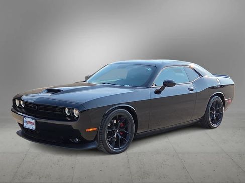 Used 2022 Dodge Challenger GT RWD image 1
