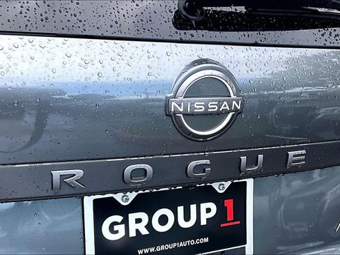 Used 2025 Nissan Rogue SV AWD/4WD image 29
