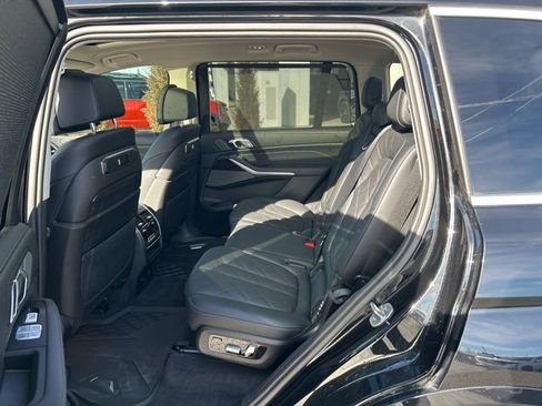 Used 2023 BMW X7 xDrive40i w/ Premium Package image 15