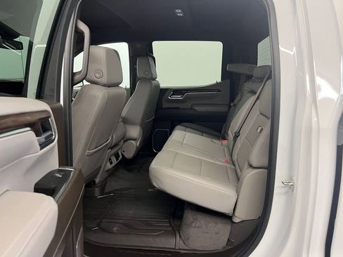 Used 2024 GMC Sierra 1500 SLT image 12