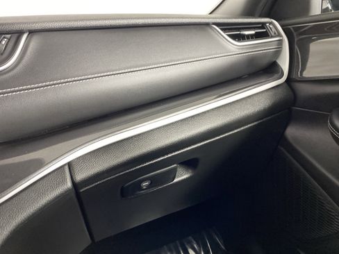 Used 2023 Jeep Grand Cherokee Altitude image 37