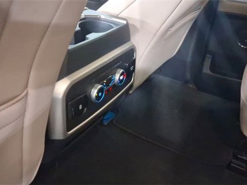 Used 2024 Ford Expedition Limited image 23