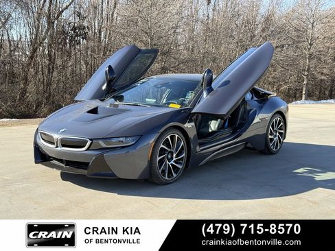 Used 2017 BMW i8 image 2