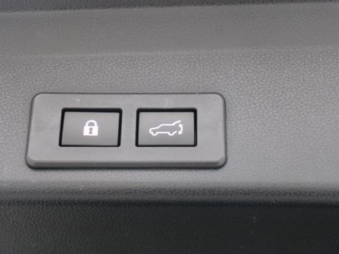 Used 2020 Subaru Ascent Premium w/ Convenience Package AWD/4WD image 16