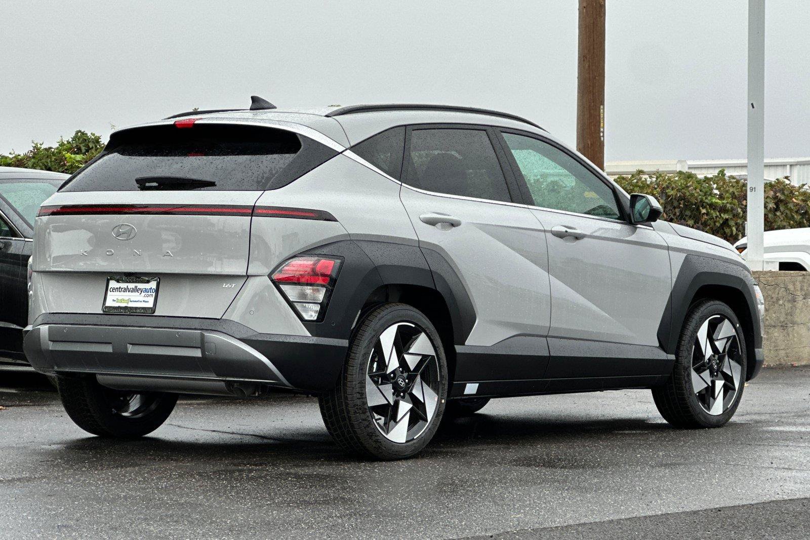 New 2027 Hyundai Kona Limited FWD image 3
