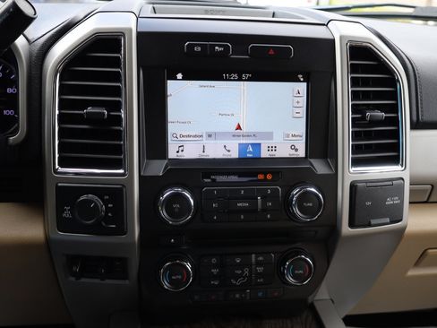 Used 2018 Ford F250 Lariat w/ Chrome Package image 10