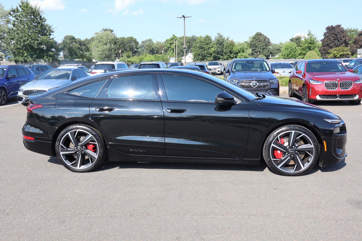 Used 2025 Audi S6 e-tron Prestige AWD/4WD image 5