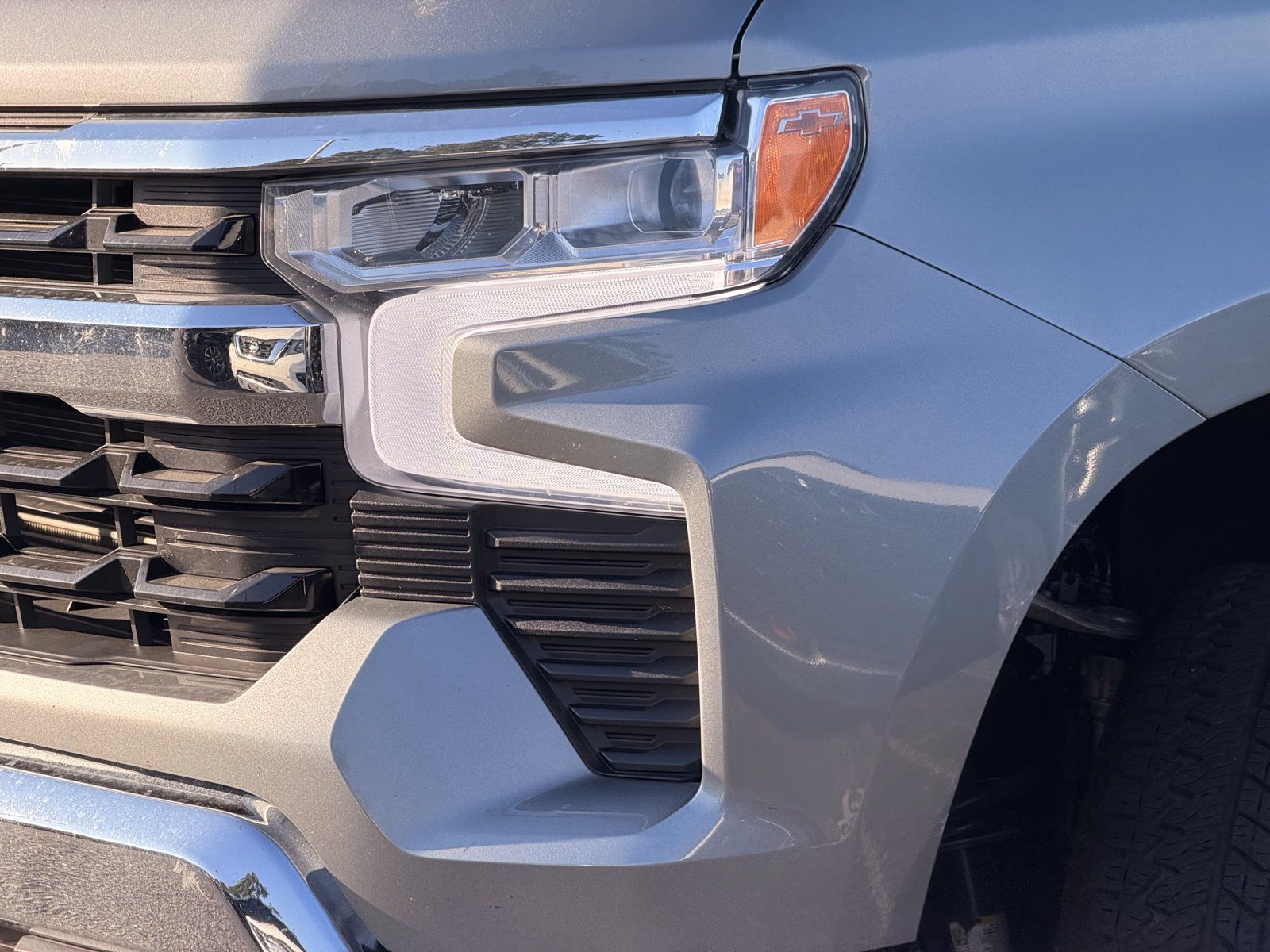 Used 2025 Chevrolet Silverado 1500 LT AWD/4WD image 8