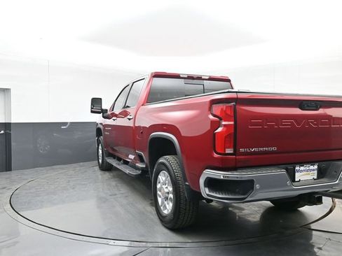Used 2025 Chevrolet Silverado 2500 LTZ w/ LTZ Convenience Package image 12