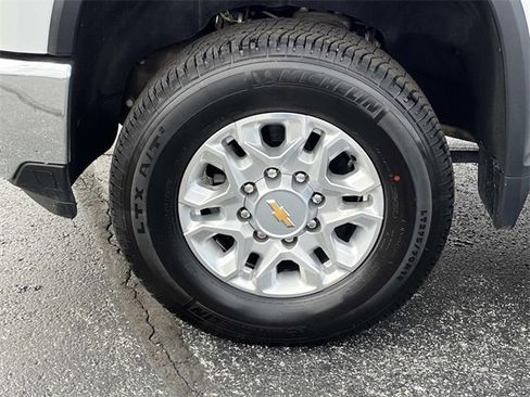 Used 2024 Chevrolet Silverado 2500 LTZ w/ LTZ Premium Package image 13