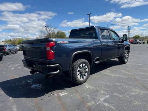 Used 2021 Chevrolet Silverado 2500 Custom w/ Custom Value Package AWD/4WD image 8
