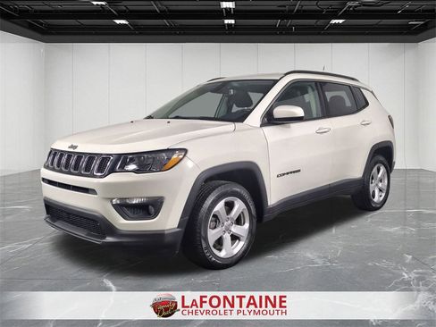 Used 2019 Jeep Compass Latitude w/ Popular Equipment Group image 4