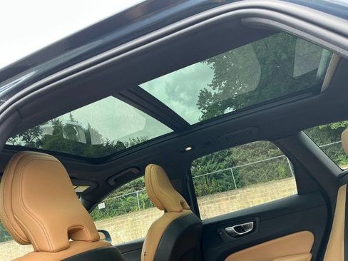 Used 2022 Volvo XC60 B5 Inscription w/ Advanced Package image 9