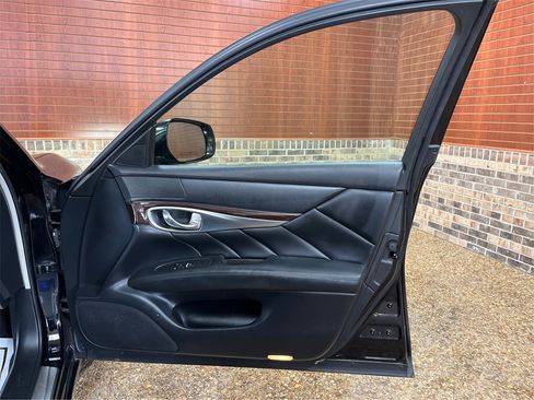 Used 2015 INFINITI Q70 L 3.7 image 26