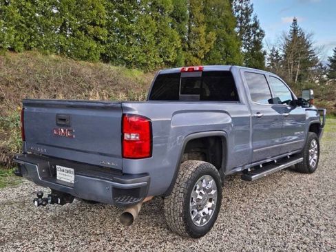 Used 2016 GMC Sierra 2500 Denali w/ Duramax Plus Package AWD/4WD image 10