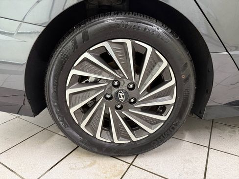 Used 2025 Hyundai Sonata Limited FWD image 15