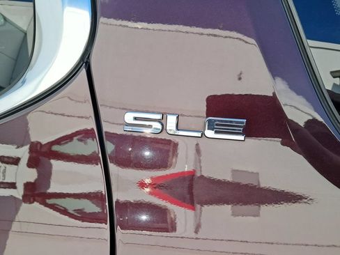Used 2017 GMC Acadia SLE w/ Driver Alert Package I FWD image 11