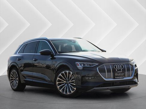 Used 2019 Audi e-tron Prestige w/ Prestige Package AWD/4WD image 1