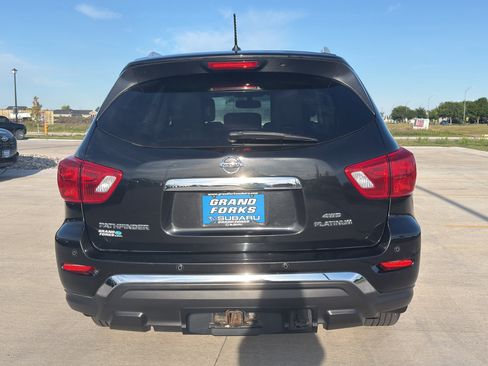 Used 2017 Nissan Pathfinder Platinum w/ Family Entertainment Package AWD/4WD image 6