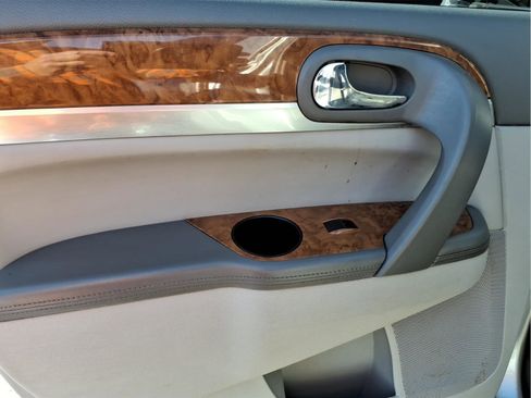 Used 2010 Buick Enclave CXL w/ Trailering Provision Package image 10