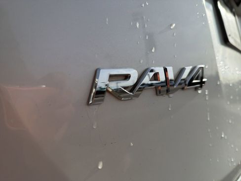 Used 2017 Toyota RAV4 Limited image 11