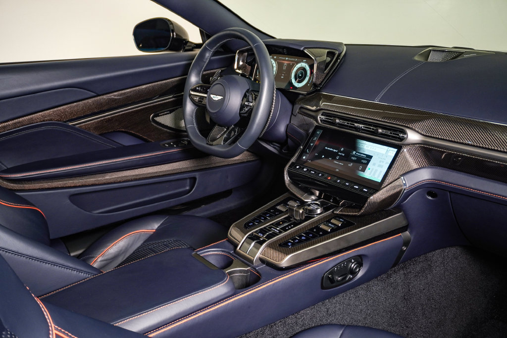 Used 2026 Aston Martin Vanquish Convertible RWD image 18