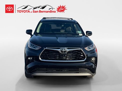 Certified 2026 Toyota Highlander Platinum AWD/4WD image 8