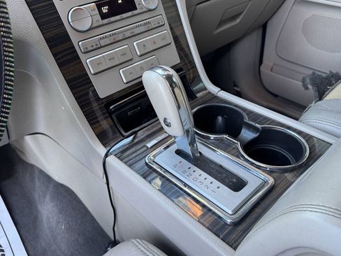 Used 2010 Lincoln Navigator 4WD image 21
