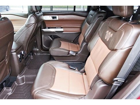 Used 2023 Ford Explorer King Ranch w/ Premium Technology Package image 12