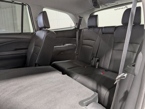 Used 2017 Honda Pilot Touring image 16