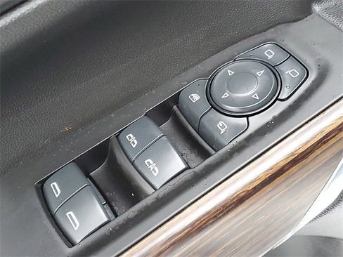 Used 2020 Chevrolet Silverado 1500 High Country w/ Technology Package image 27