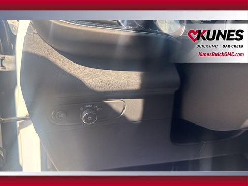 Used 2023 Buick Envision Essence image 23