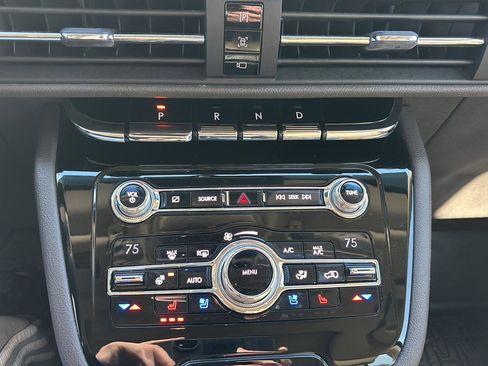 Used 2020 Lincoln Corsair Reserve w/ Equipment Group 202A image 29