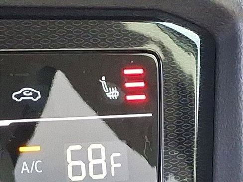 New 2025 Volkswagen Taos SE image 19