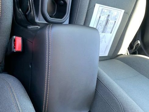 Used 2025 Jeep Wrangler Unlimited Sahara AWD/4WD image 31