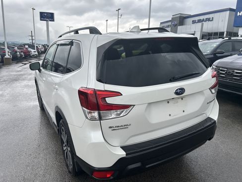 Used 2019 Subaru Forester Limited AWD/4WD image 6